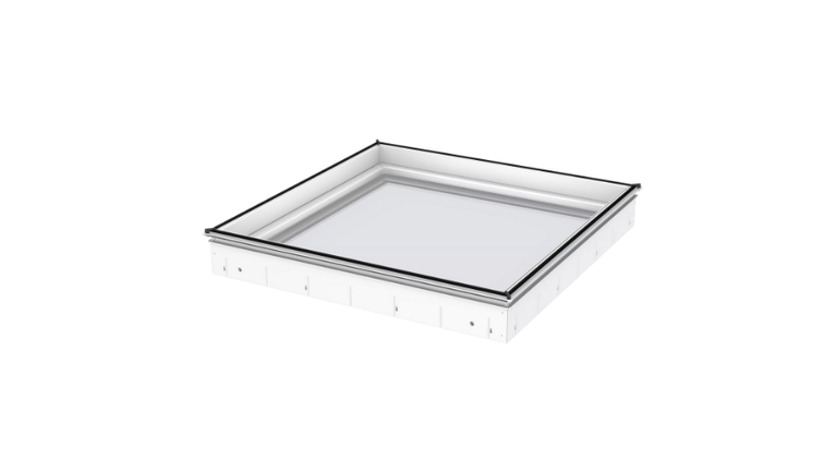 Flaches Dachfenster mit festverglaster Lichtkuppel.